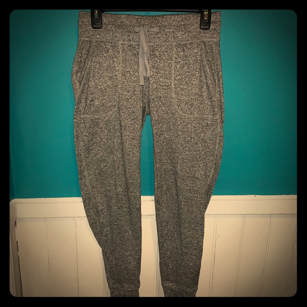 Old Navy Active Go-Dry Light Gray Fleece Joggers